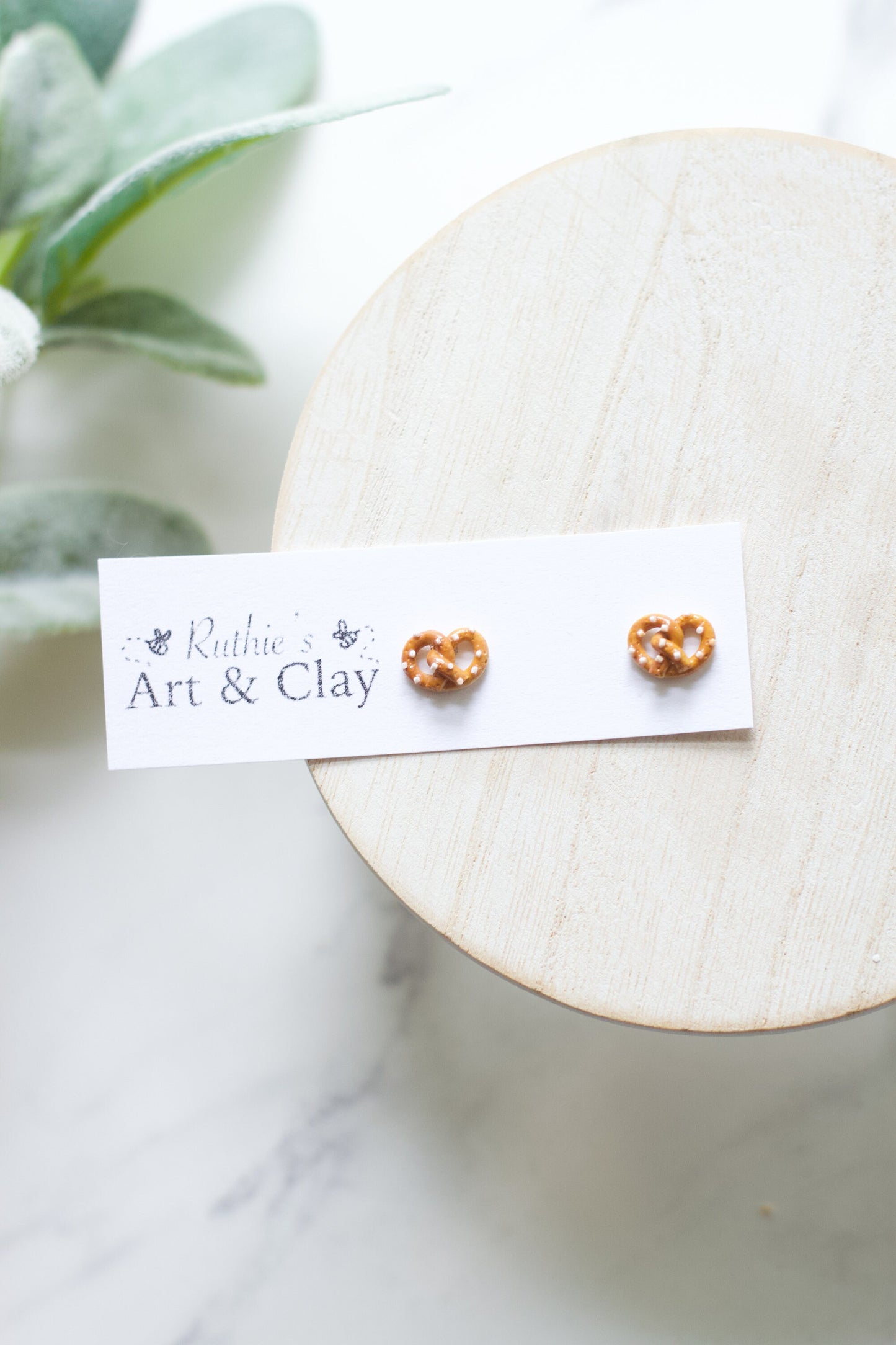 Pretzel Studs